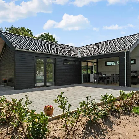 بيت للعطل Stunning In Odder With Sauna *